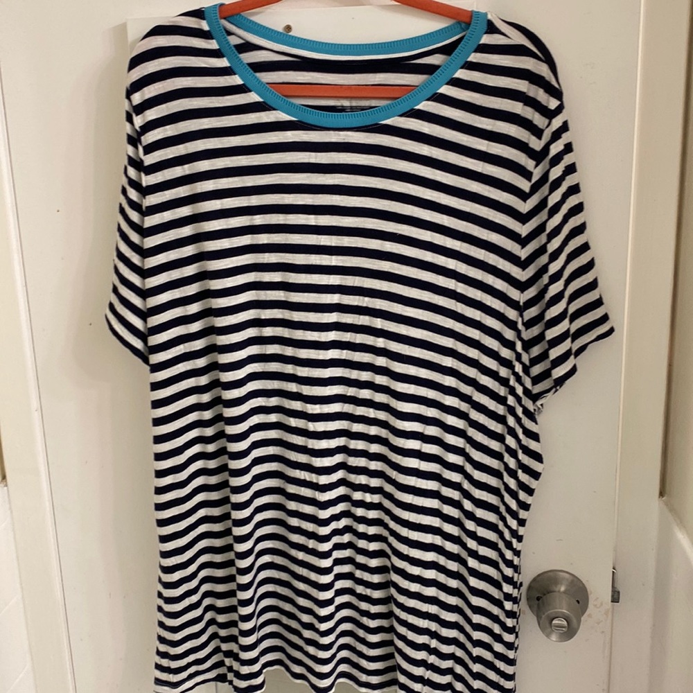 Lane Bryant size 26/28 navy pinstripe everyday T-shirt